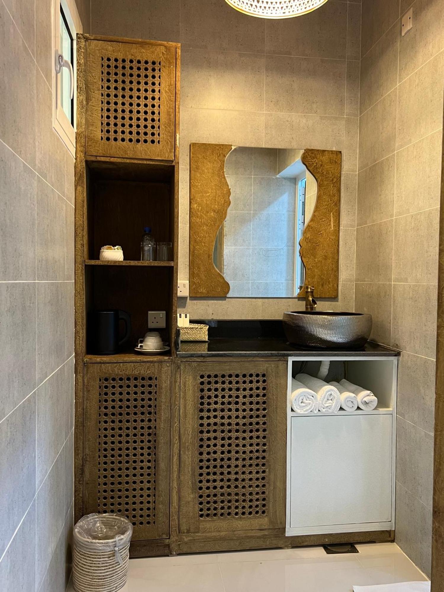 Nomad Inn Tiwi エクステリア 写真